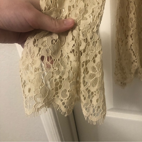 NWT Adrienne Vittadini Tan Lace Bell Sleeve Top Women’s Size S - Picture 8 of 13